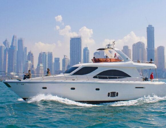 Dubai Marina Yacht Tour with Breakfast or BBQ