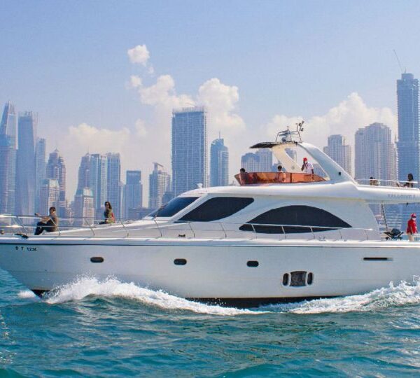 Dubai Marina Yacht Tour with Breakfast or BBQ