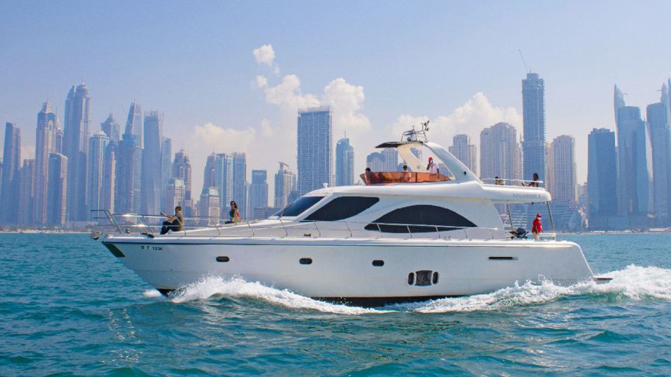 Dubai Marina Yacht Tour with Breakfast or BBQ